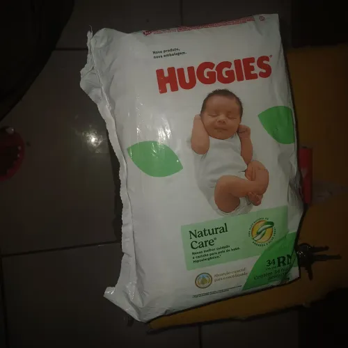 Vende se fralda rn valor80 reais 2 pacotes turma da monica