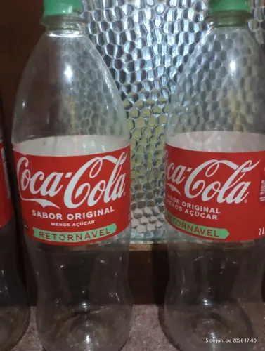 Vendo 10 Garrafas de Coca-Cola retornável com tampa