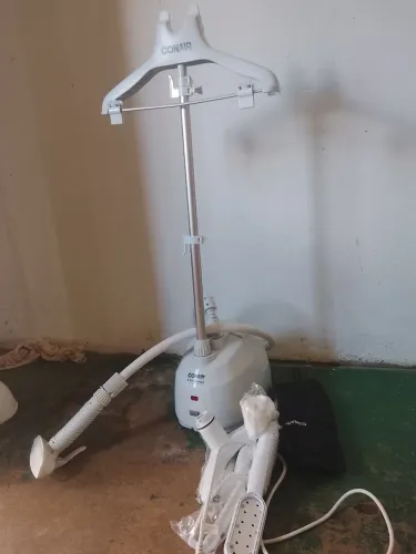 Vaporizador de roupa e sofá ,  semi novo, ele tem 5 meses de uso R$ 500.   
