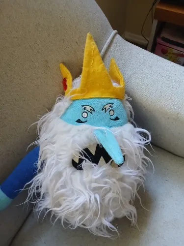 Pelucia Rei Gelado