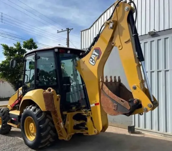 Vendo Caterpillar 416 ano 2018