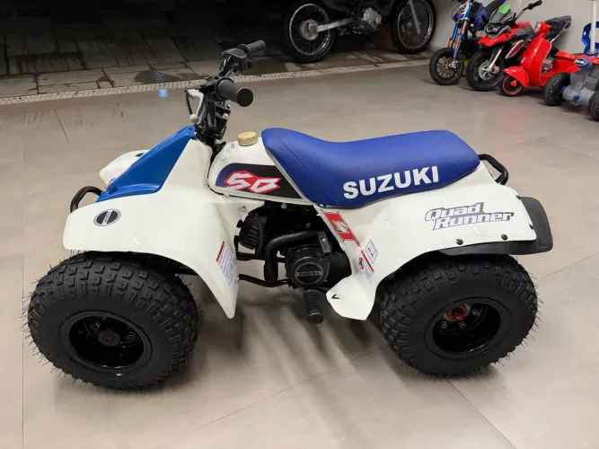 Quadriciclo suzuki lt 50