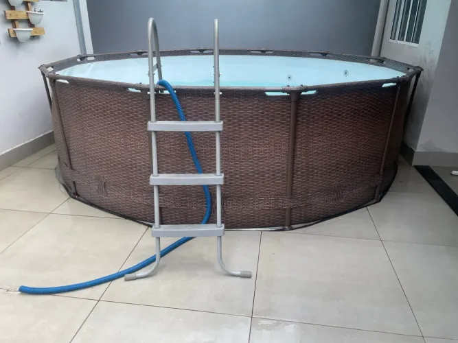 Piscina Deluxe 9.150l 220v - Bestway Marrom