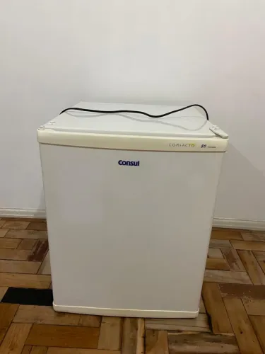 Frigobar Consul 76L 127v 