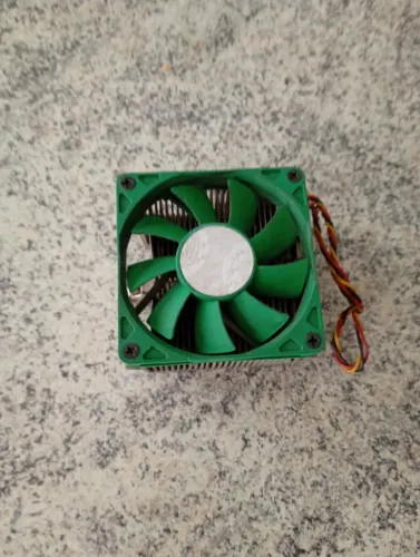 Cooler e dissipador AMD XP 3000 12V AC.