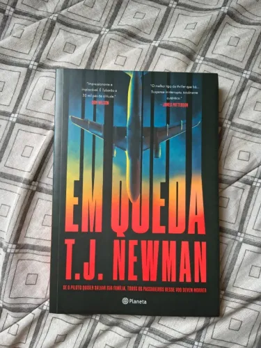 Livro Usado Suspense - ''Em Queda''