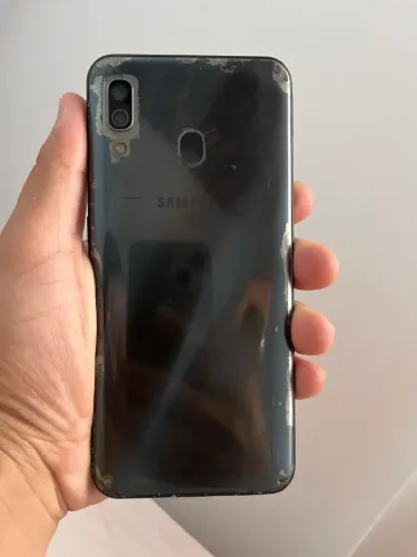 Celular A30 normal