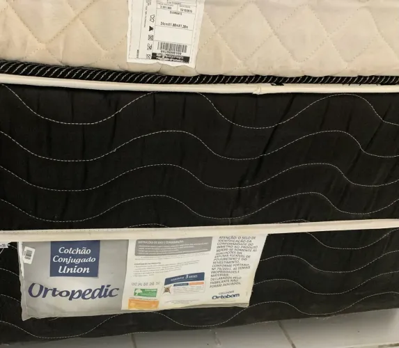 Cama de casal com colchão American flex , molas ensacadas