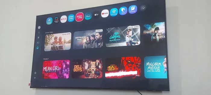 Vendo TV Samsung uhd 4k 55 polegadas,com nota menos de 2 meses de uso vai na caixa.