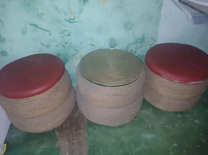 Vende-se um conjunto de três puff