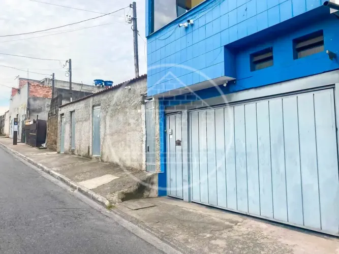 Imóvel com 3 casas à venda no Jardim Santa Fé (Zona Sul)