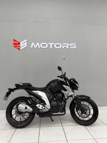 Promoção imperdível FZ25 2019 baixo km transferência + tanque cheio grátis! ESMotors