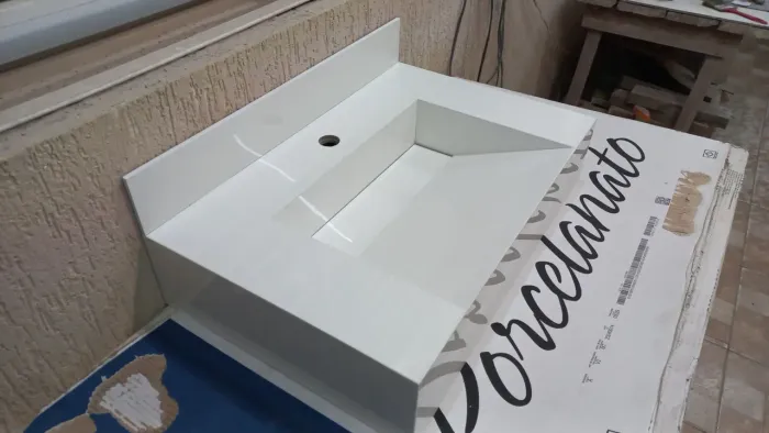 Pia bancada cuba esculpida em porcelanato para banheiro e lavabo 62x40
