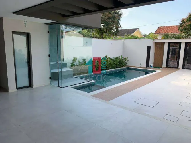 Barra da Tijuca | Casa de Condomínio 5 quartos, sendo 5 suites