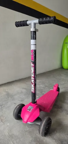 Patinete Max Rosa - Bandeirante - R$ 90,00