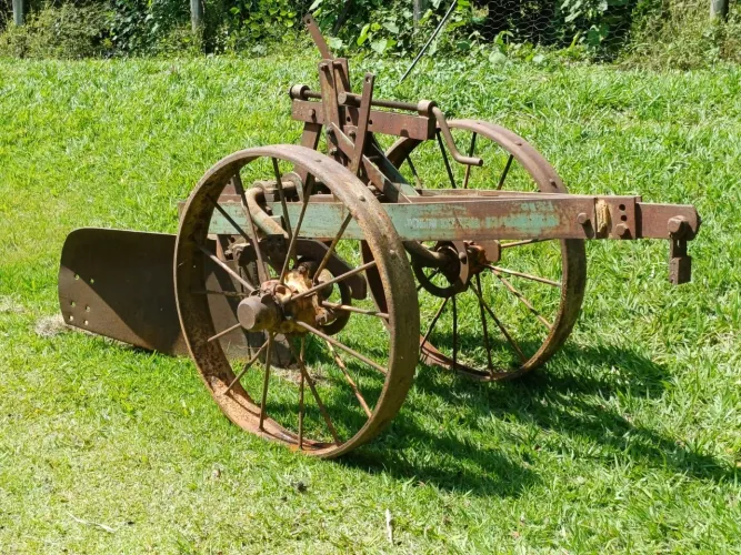 Implemento Agrícola John Deere / Killefer