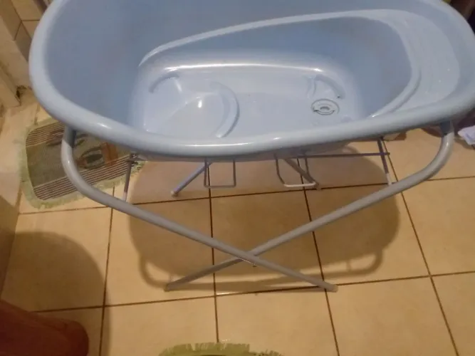 Mini berço com banheira infantil 