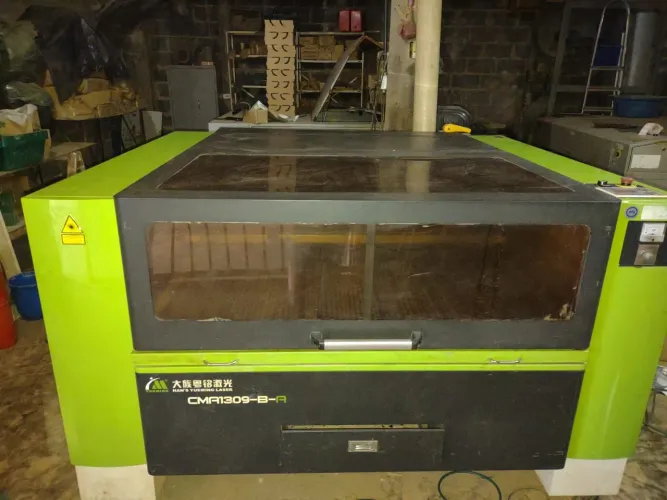 Máquina de corte a Laser