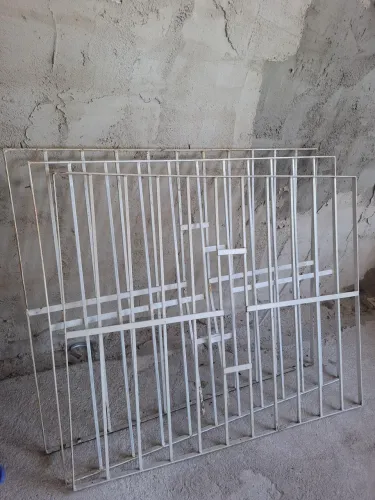 3 grades de ferro por 200 reais