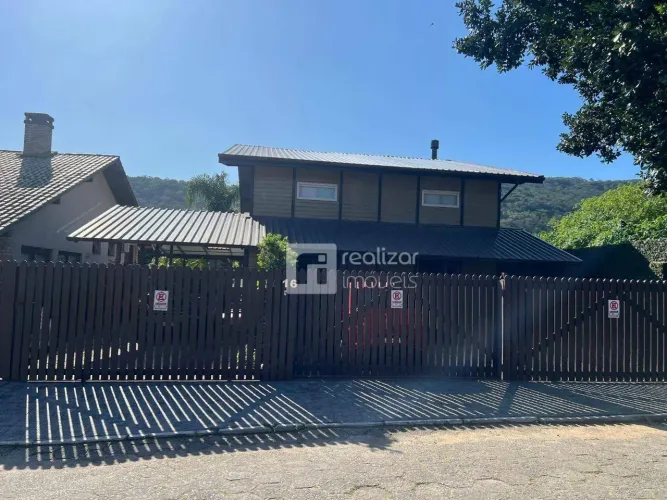Casa com 4 dormitórios à venda, 525 m² área total - Lagoa da Conceição - Florianópolis/SC