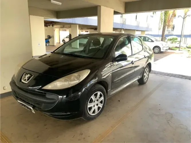 Peugeot 207 Sedan Passion XR 1.4 Flex 8V 4P 2010