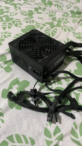 Fonte Corsair CV650