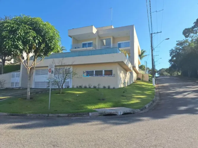 Casa em condomínio à venda em Mogi das Cruzes, mobiliada com piscina, churrasqueira e 10 v