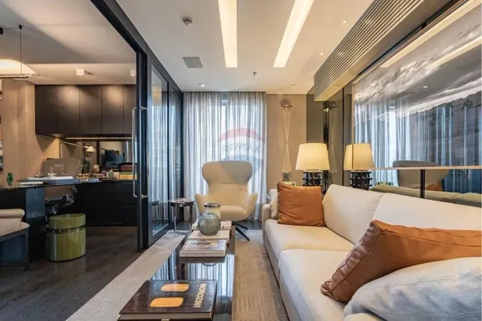 Conjunto Comercial de 37M² e 1 Vaga Mobiliado na Vila Mariana.