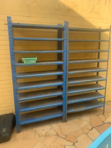 PRATELEIRAS DE FERRO RESISTENTE