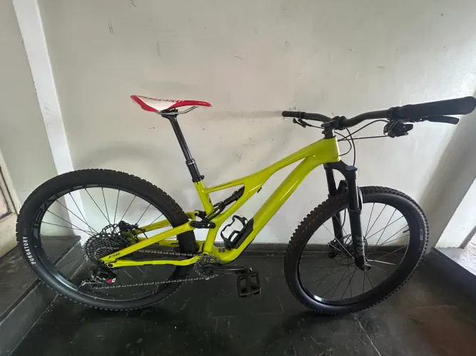 Bicicleta Specialized Stumpjumper Carbono 