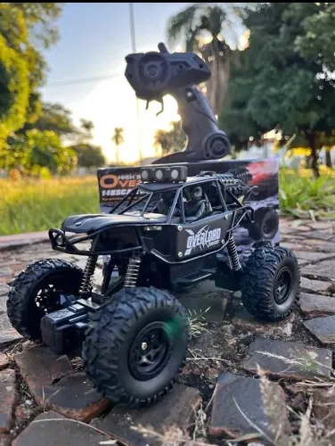 CARRO CONTROLE REMOTO COM EFEITO FUMAÇA E OFF ROAD- NOVO NA CAIXA