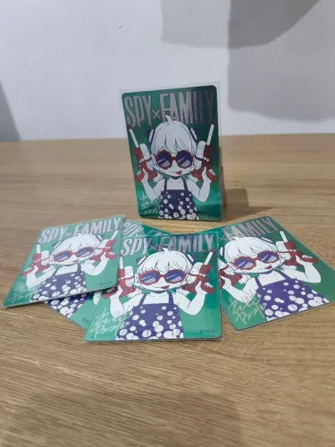 SPY×FAMILY NatsuComi 2026 - Card Metal Kira Promocional