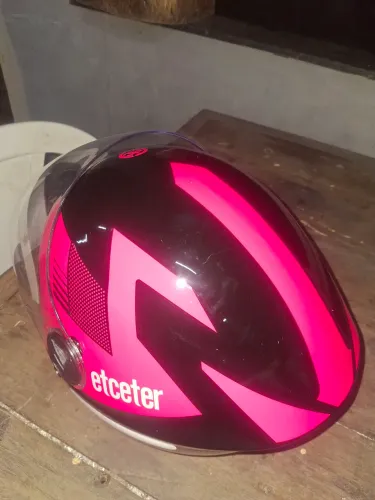 Capacete aberto
