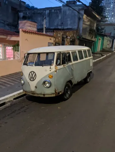 Volkswagen Kombi Standard/ Luxo/ Serie Prata (álcool) 1976