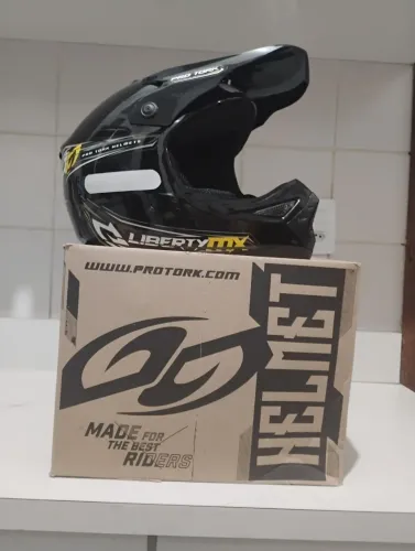 Capacete