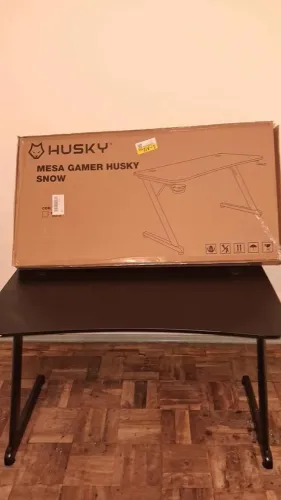 mesa gamer husky (1 mes de uso)