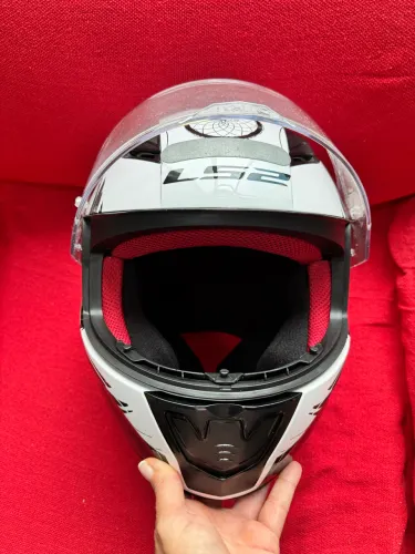 CAPACETE LS2 PRATICAMENTE NOVO