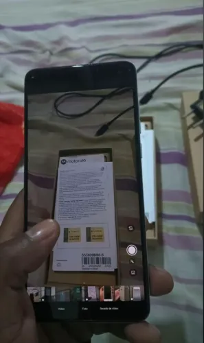Moto g84
