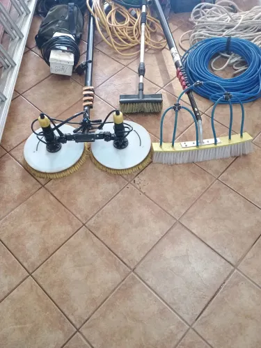 Equipamentos de limpeza solar