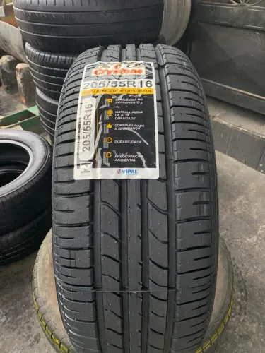 01 pneu remoldado Crystone 205/55/16