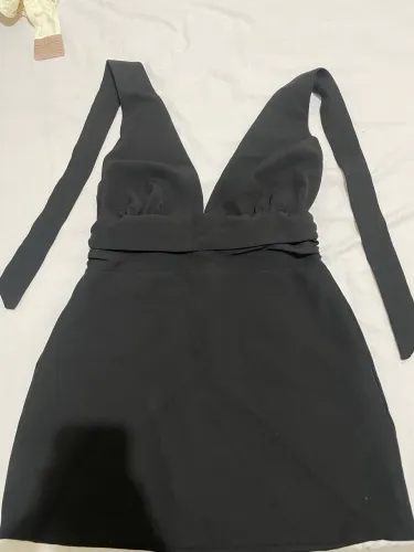 Vestido curto preto