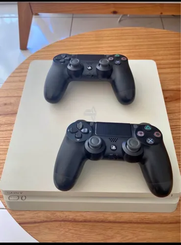 ? PS4 SLIM BRANCO + 2 CONTROLES ORIGINAIS ?
