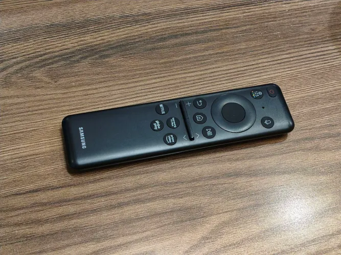 Controle TV Samsung Smart Luz Solar DU7700