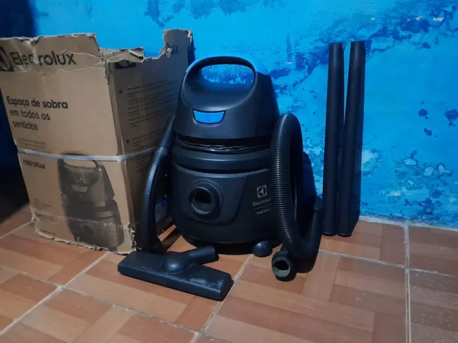 Aspirador de pó COM DEFEITO 
