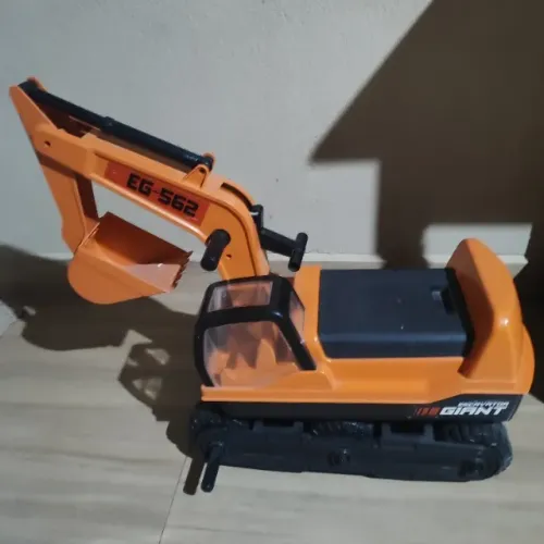 Brinquedo Escavadeira