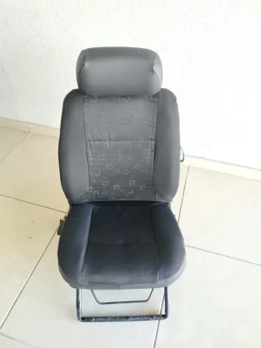 Banco Fiorino, uno duas portas