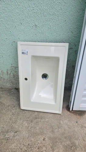 Porta janela pia de Banheiro 