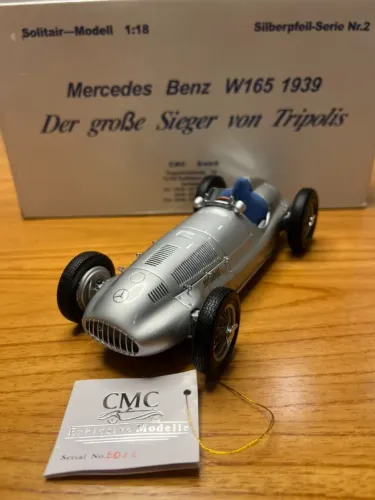 Miniatura Mercedes Benz W165 1939 "Flecha De Prata" CMC 1:18