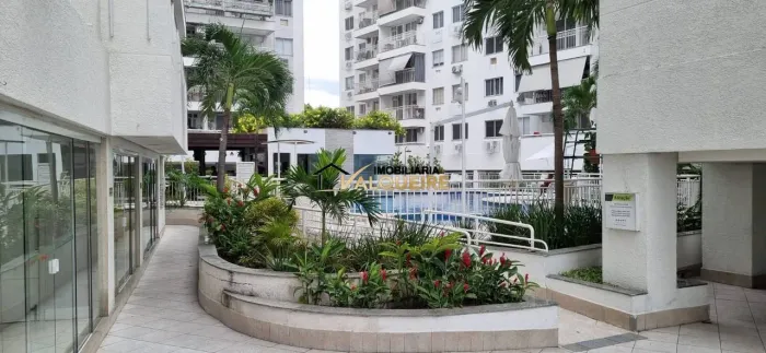 Apartamento com 2 dormitórios à venda, 60 m² por R$ 300.000,00 - Vila Valqueire - Rio de J