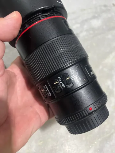 Lente Canon. 100mm F/2.8 L